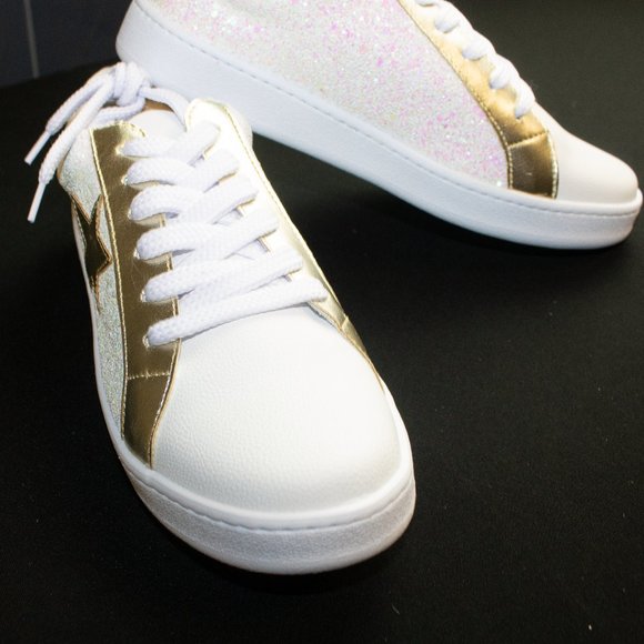 White Sneaker - Picture 10 of 10